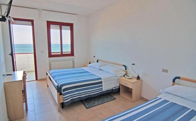 hotelpalmarosa en easter-by-the-sea-in-roseto-degli-abruzzi 010